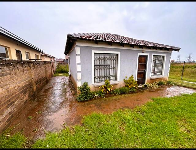 2 BEDROOM HOUSE FOR SALE IN VANDERBIJLPARK CE 4